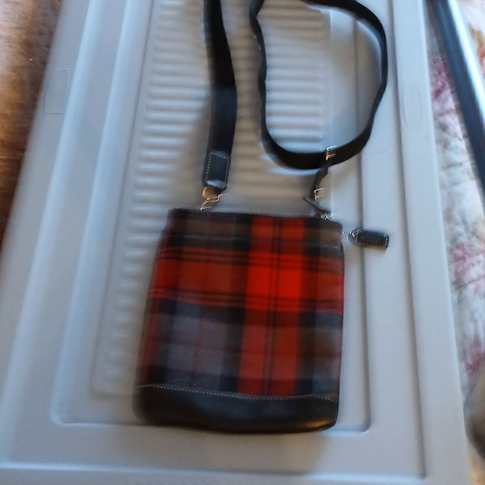 Coach   - Picture 2 of 6